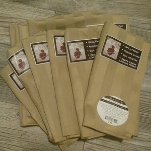 10 Brownstone Galleries Dinner Napkins